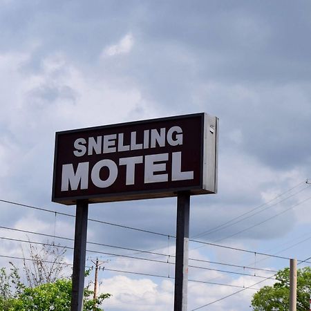 Mendota Snelling Motor Inn מראה חיצוני תמונה