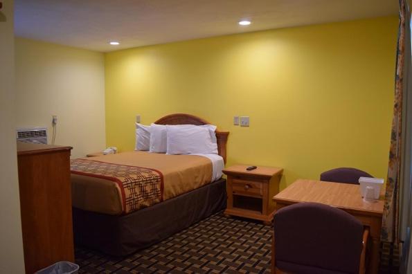 Mendota Snelling Motor Inn מראה חיצוני תמונה