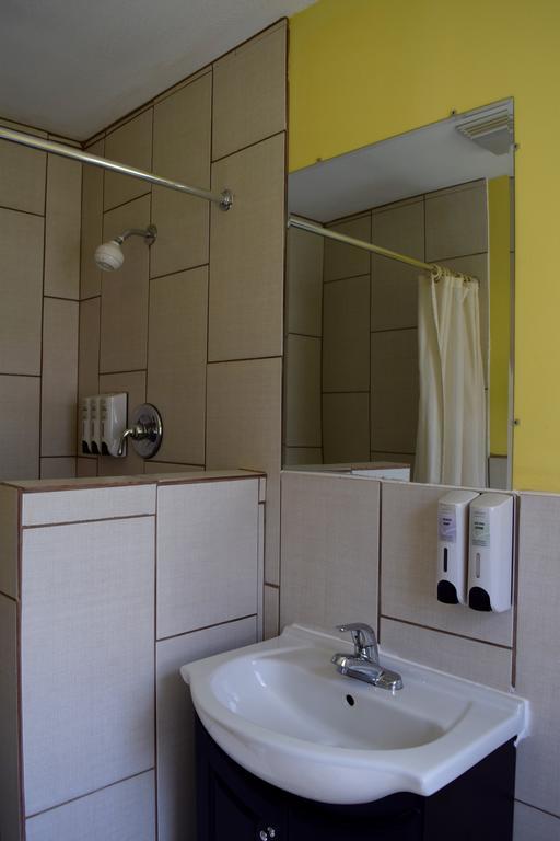 Mendota Snelling Motor Inn מראה חיצוני תמונה