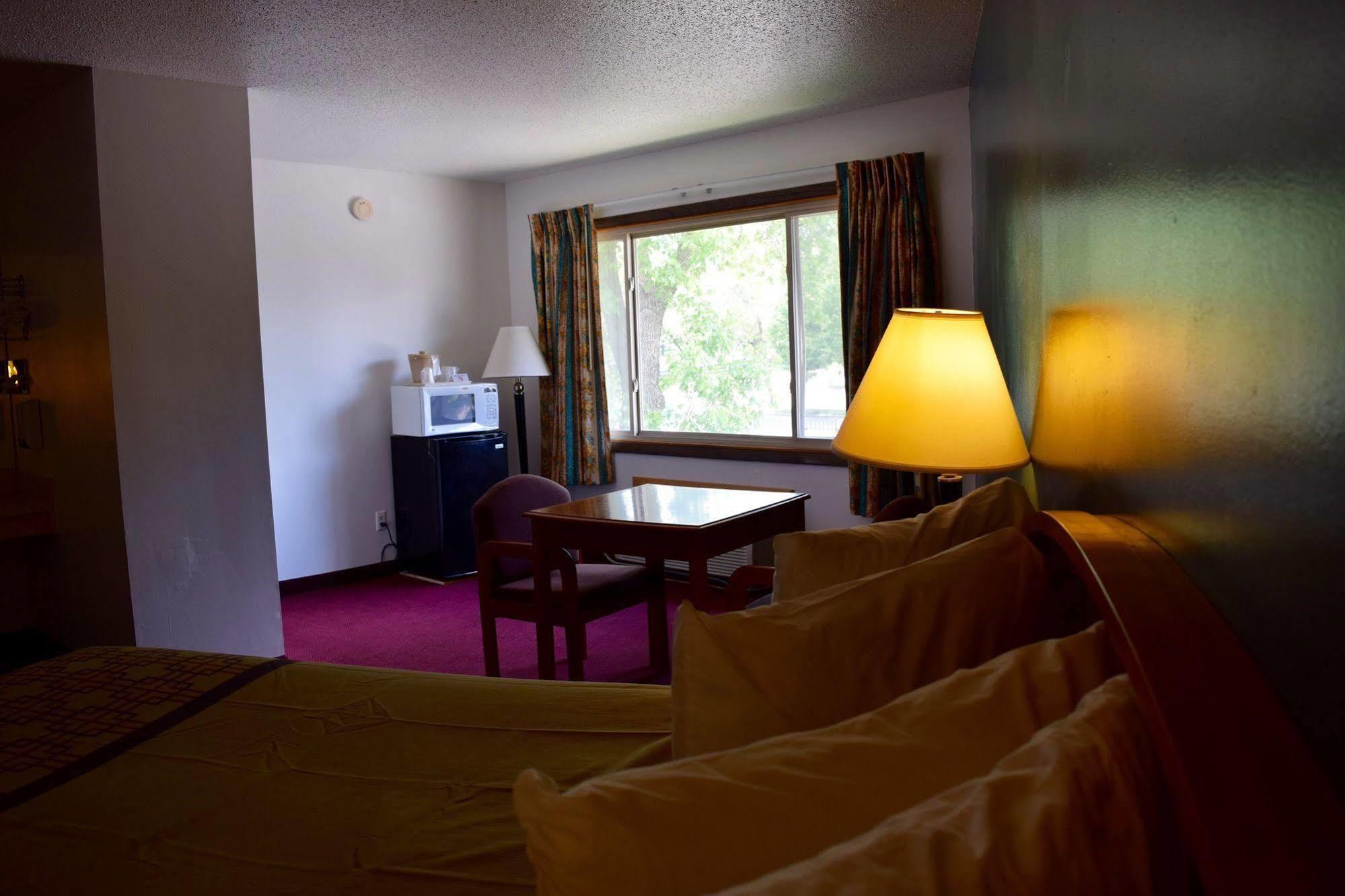 Mendota Snelling Motor Inn מראה חיצוני תמונה