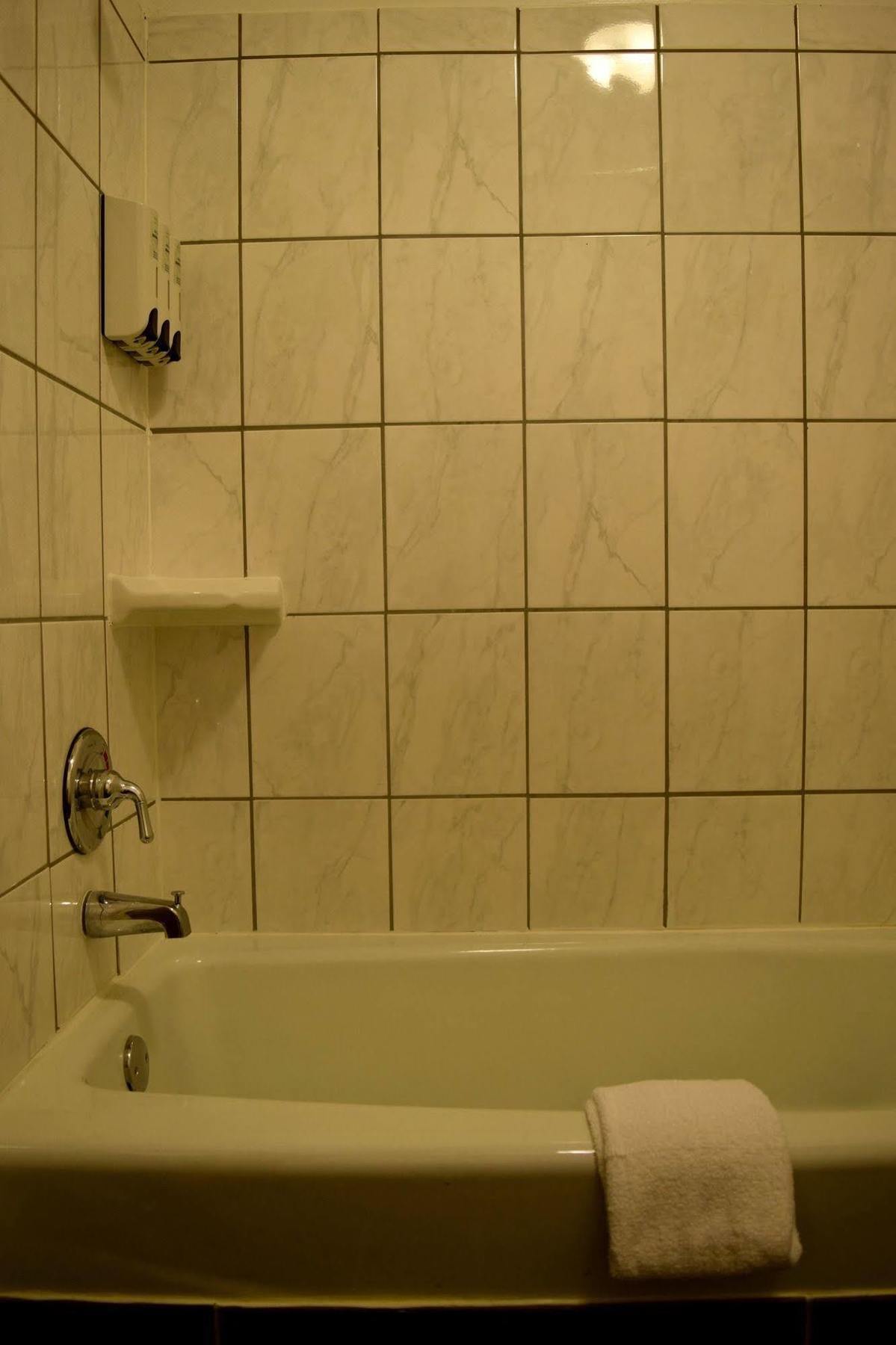 Mendota Snelling Motor Inn מראה חיצוני תמונה