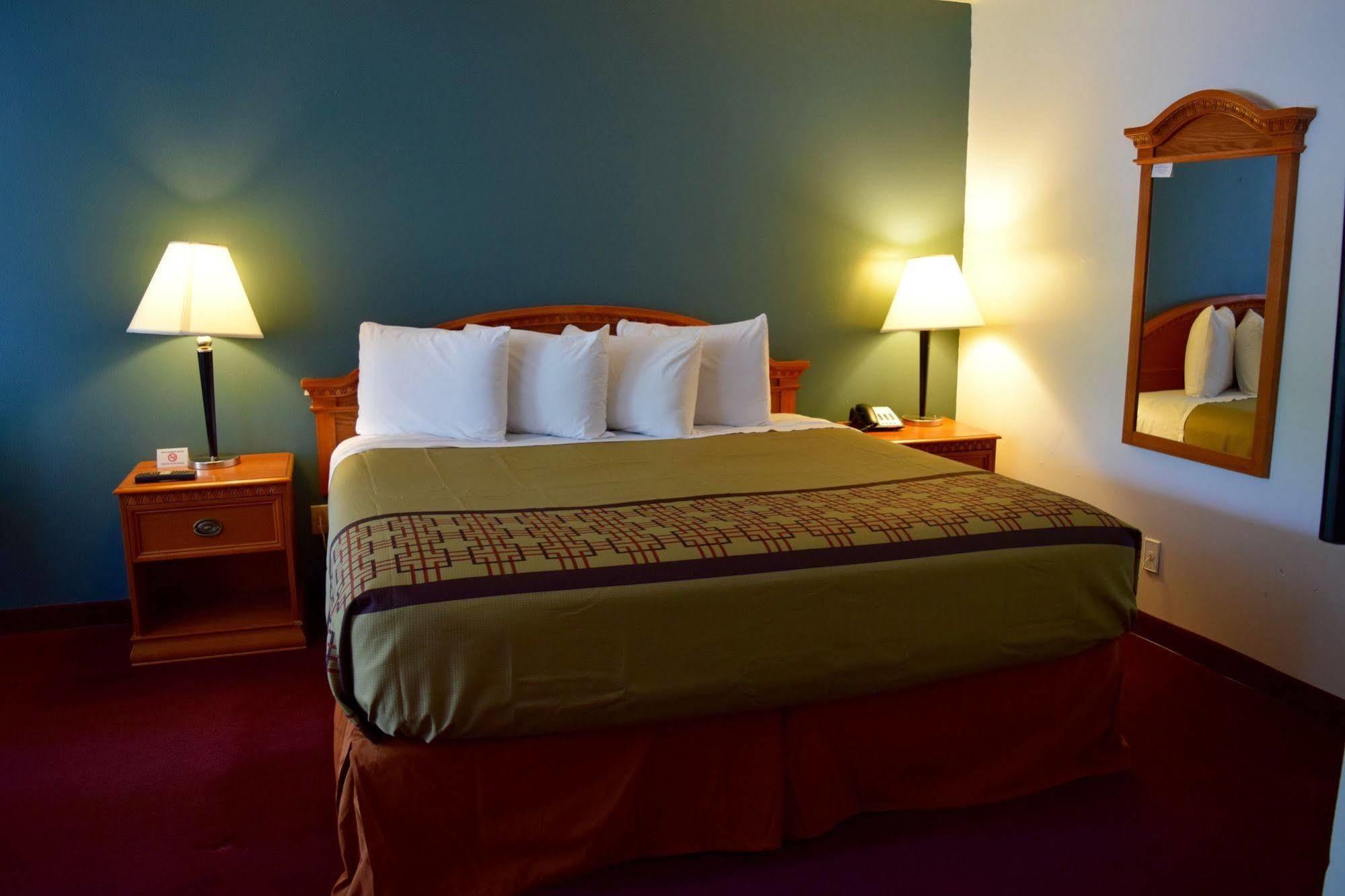 Mendota Snelling Motor Inn מראה חיצוני תמונה