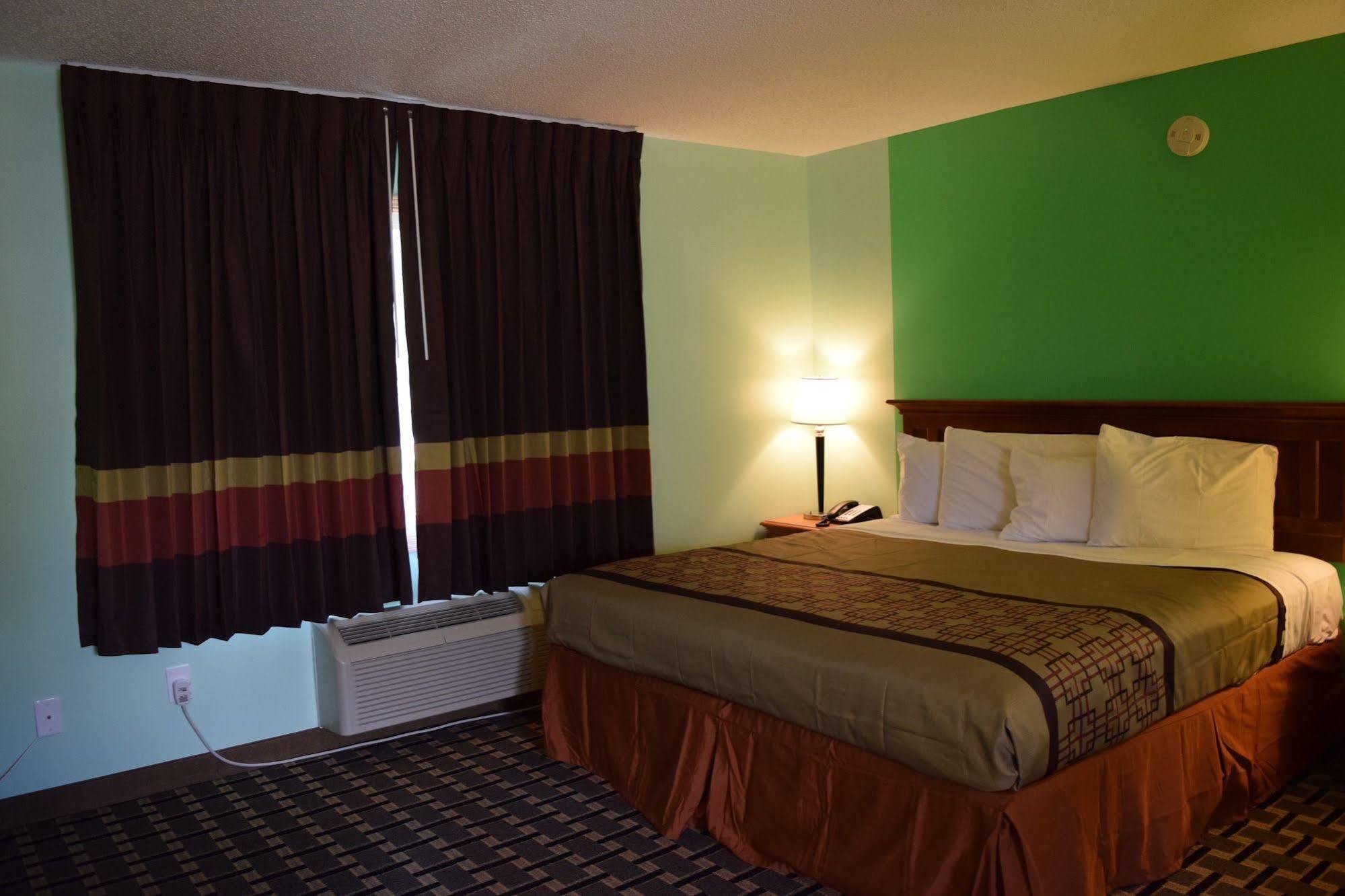 Mendota Snelling Motor Inn מראה חיצוני תמונה